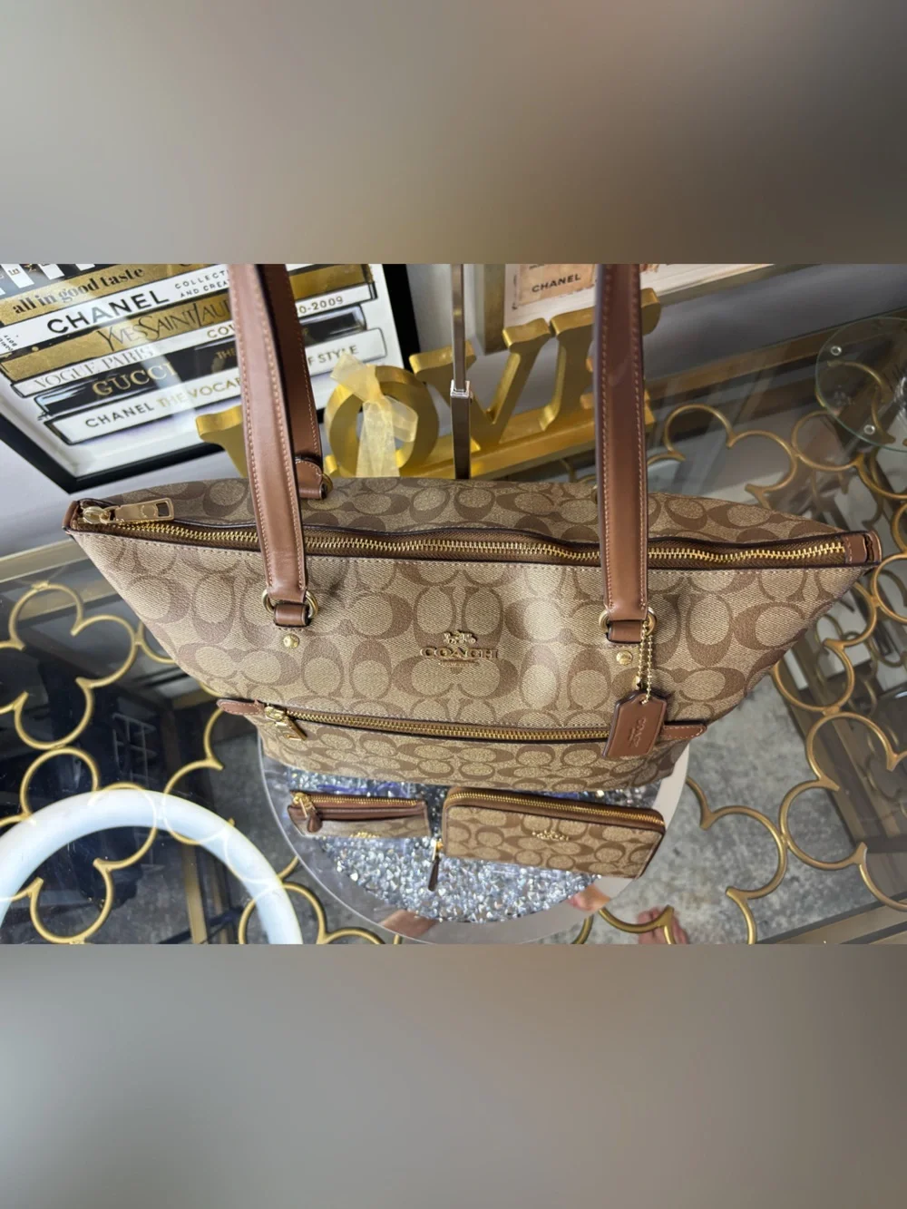 Coach 2020 Gallery Tote Bag in Signature Canvas w/ 2 matching wallets EUC - Picture 7 of 12